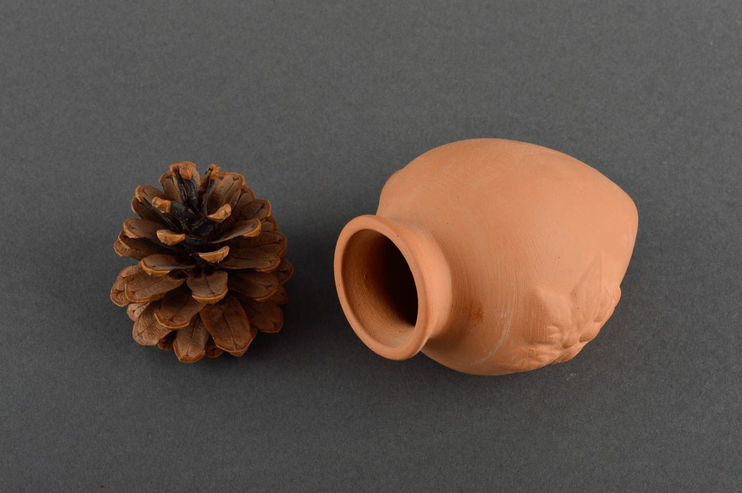Little ceramic shelf figurine in the shape of wine pitcher decanter 0,3 lb photo 1
