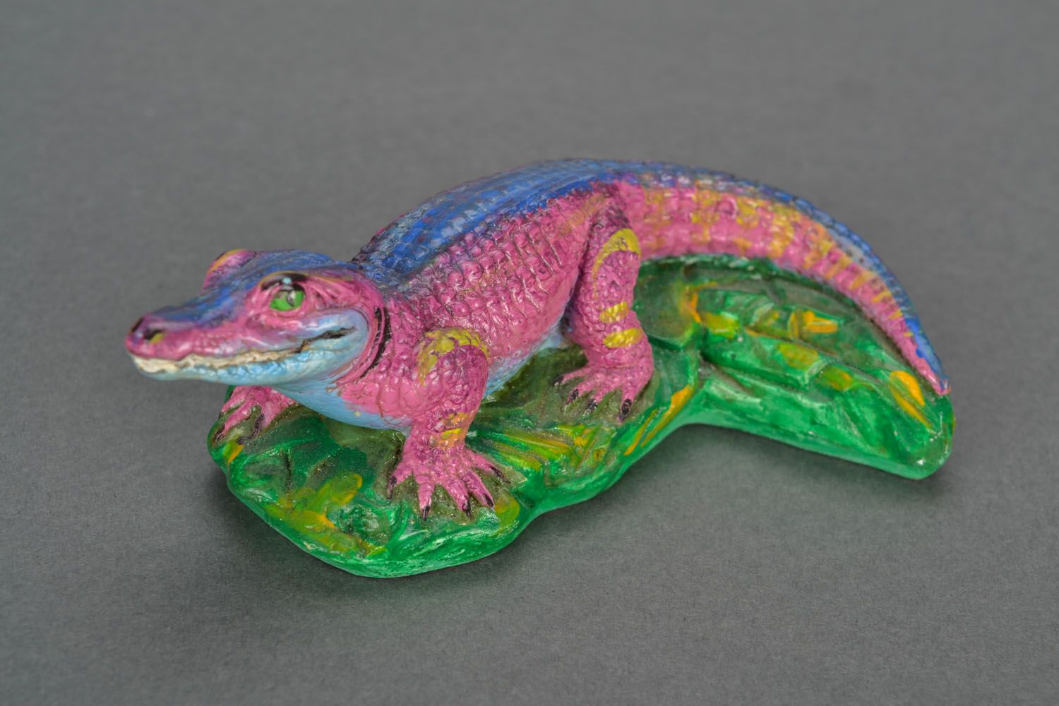 Plaster figurine Crocodile photo 3