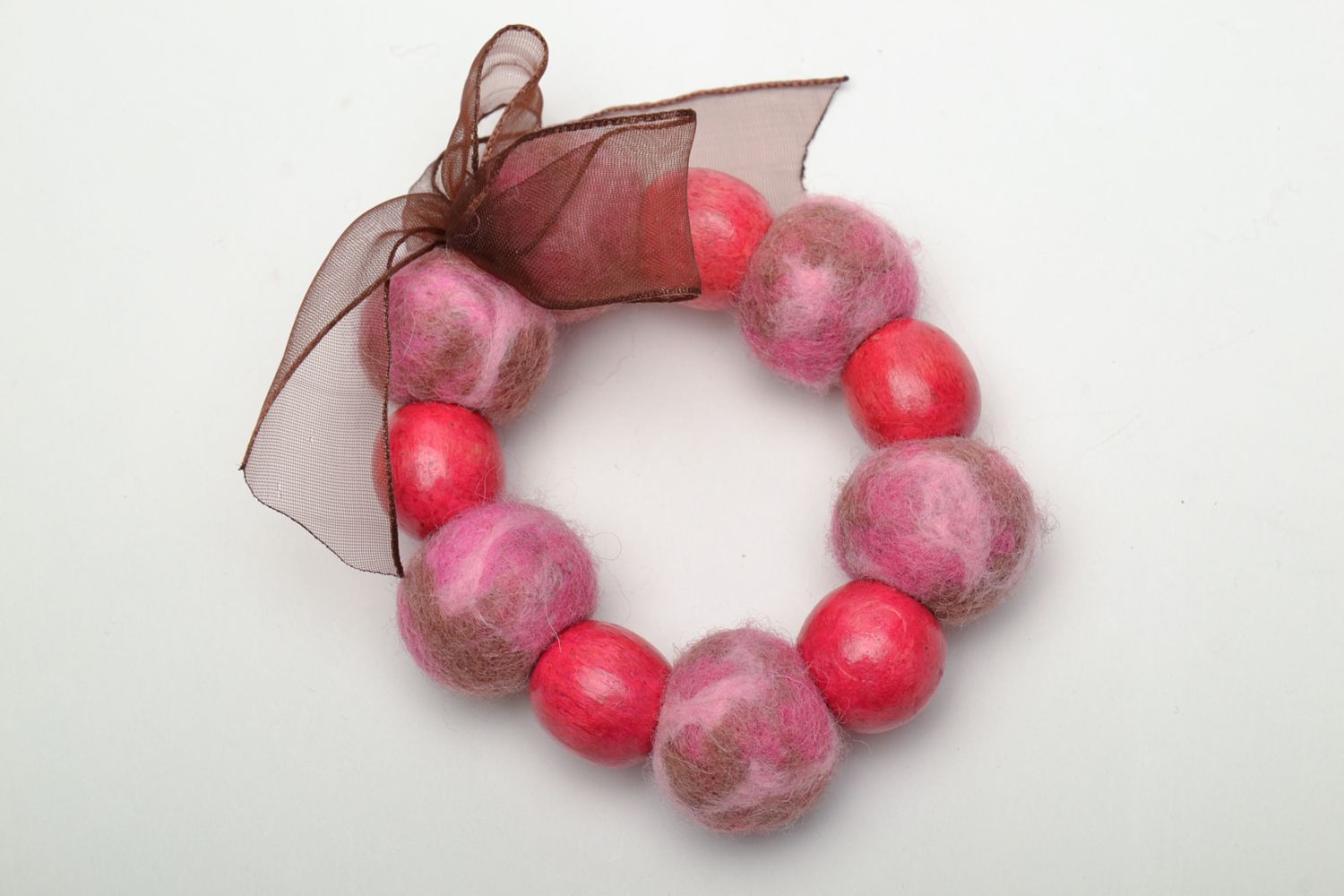 Red felted wool bracelet with ribbon photo 5