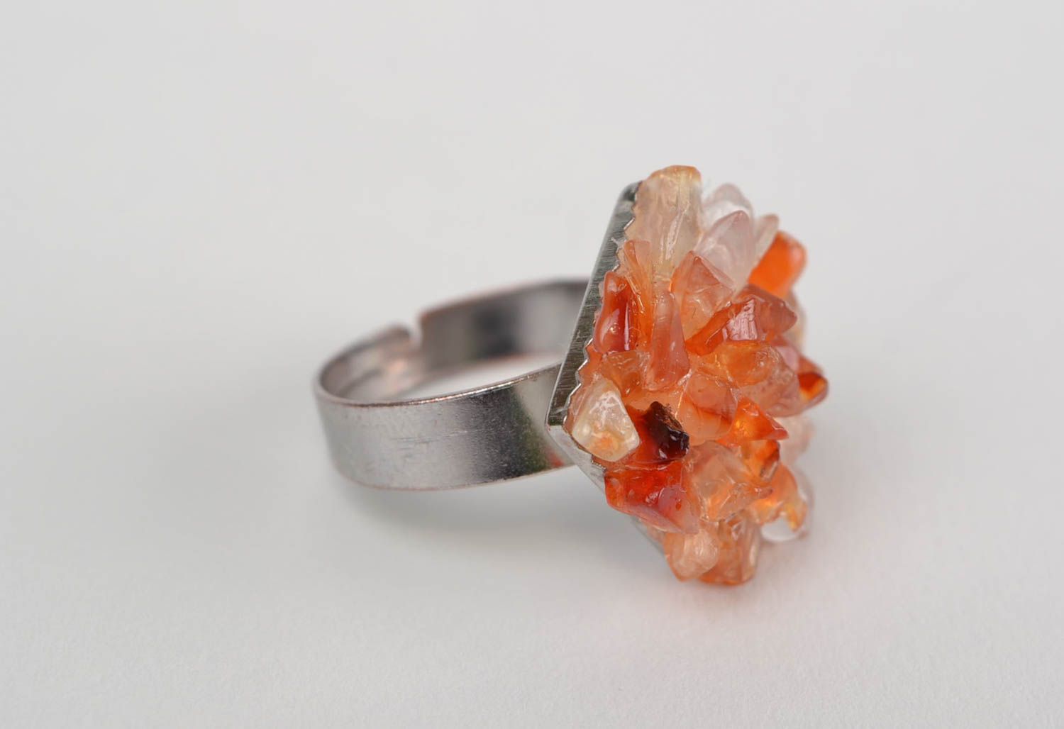 Кольцо с самоцветами оранжевое на основе из металла красивое ручной работы фото 3