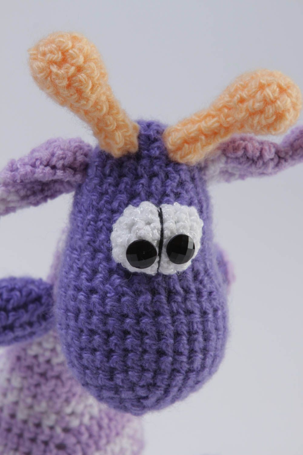 Peluche girafe violette faite main Jouet tricoté au crochet Cadeau enfant photo 3