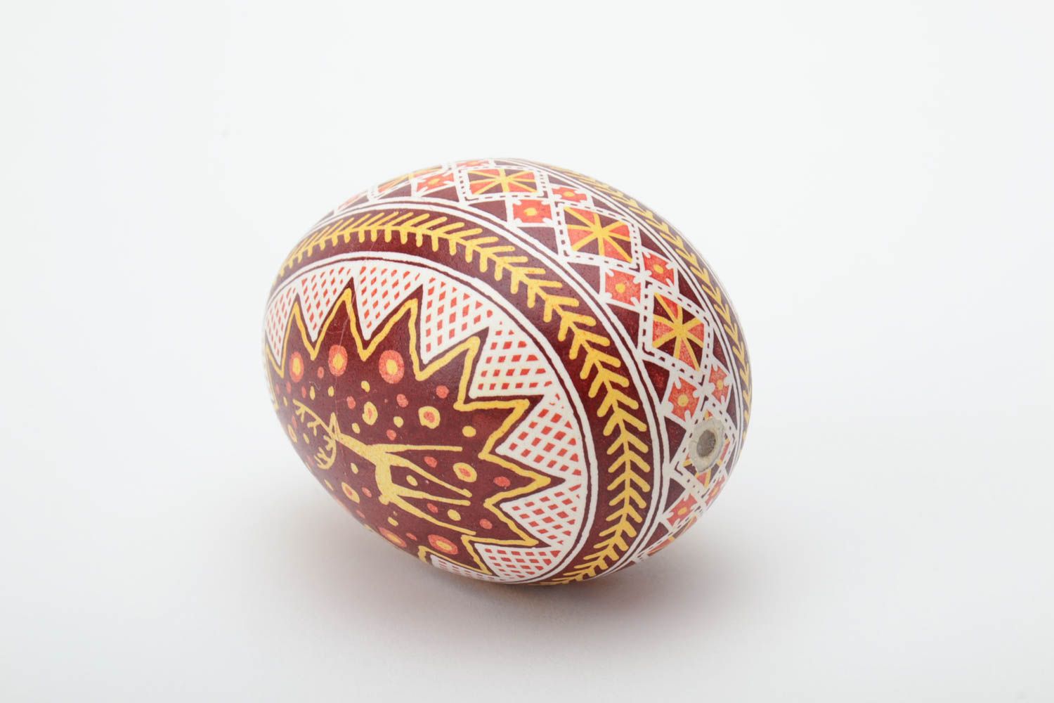 Huevo de Pascua de gallina pintado artesanal en la técnica de encerado  foto 4