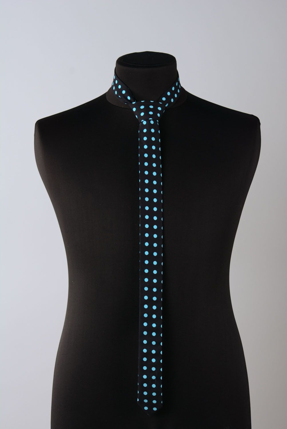 Cravate en coton Noir à pois bleus photo 4