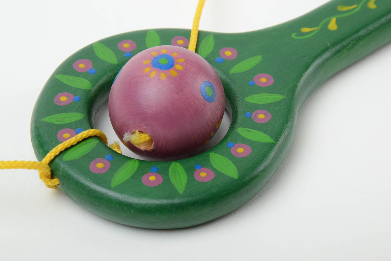 Jouet en bois fait main design original écologique vert violet pour enfant photo 4