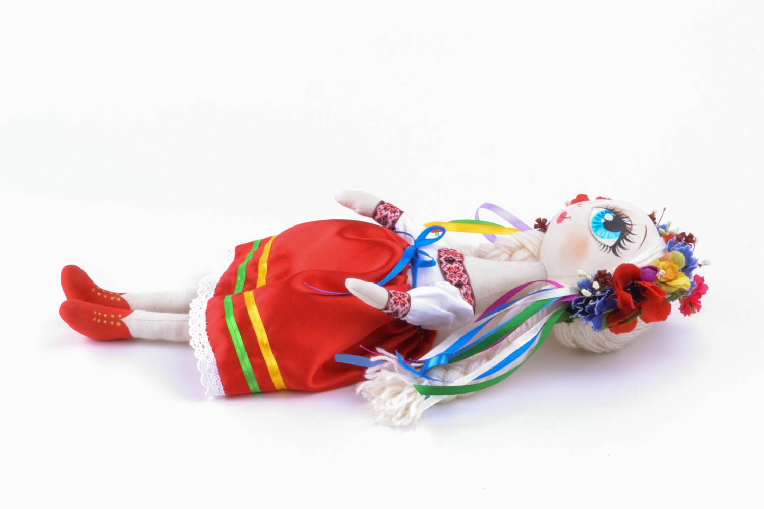 Ethno-Puppe in ukrainischer Kleidung foto 3