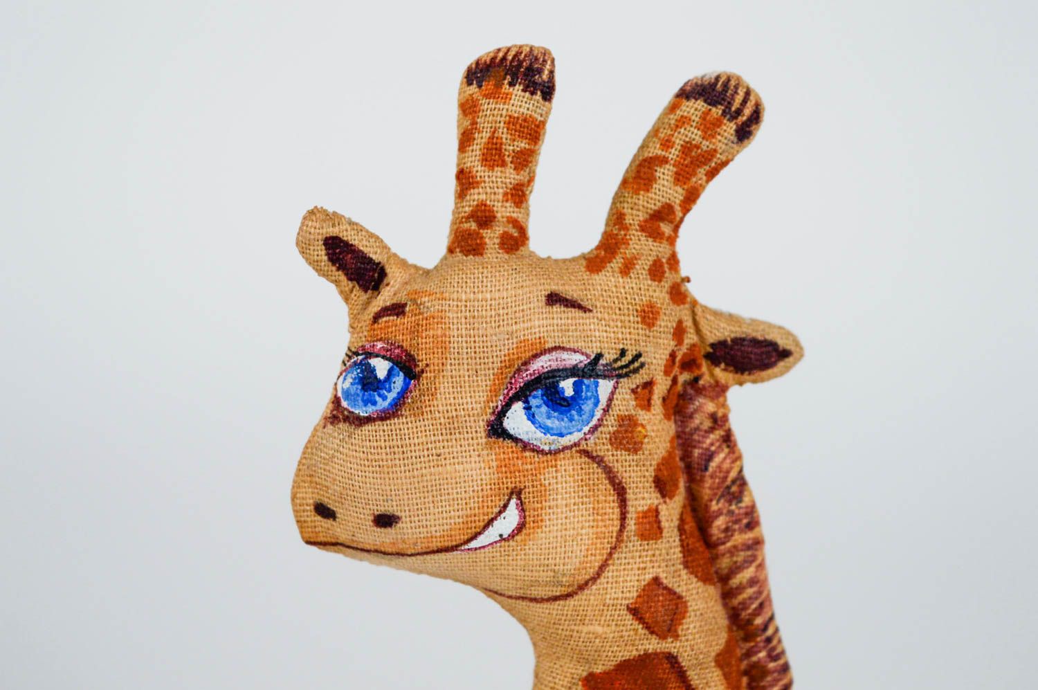 Мягкая игрушка жираф из ткани ручной работы с росписью ароматизированная фото 4
