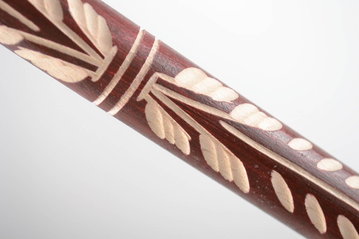 Handgemachter geschnitzter Gehstock aus Holz in Braun ungewöhnlich für Männer foto 2