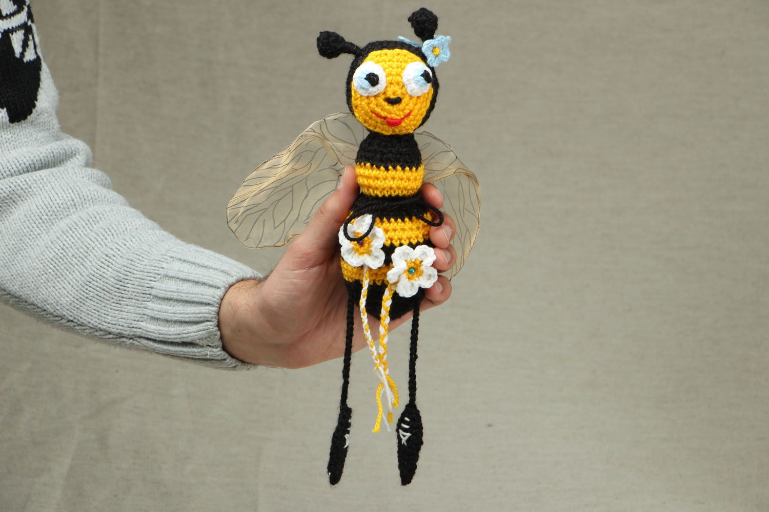 Crochet toy bee photo 4