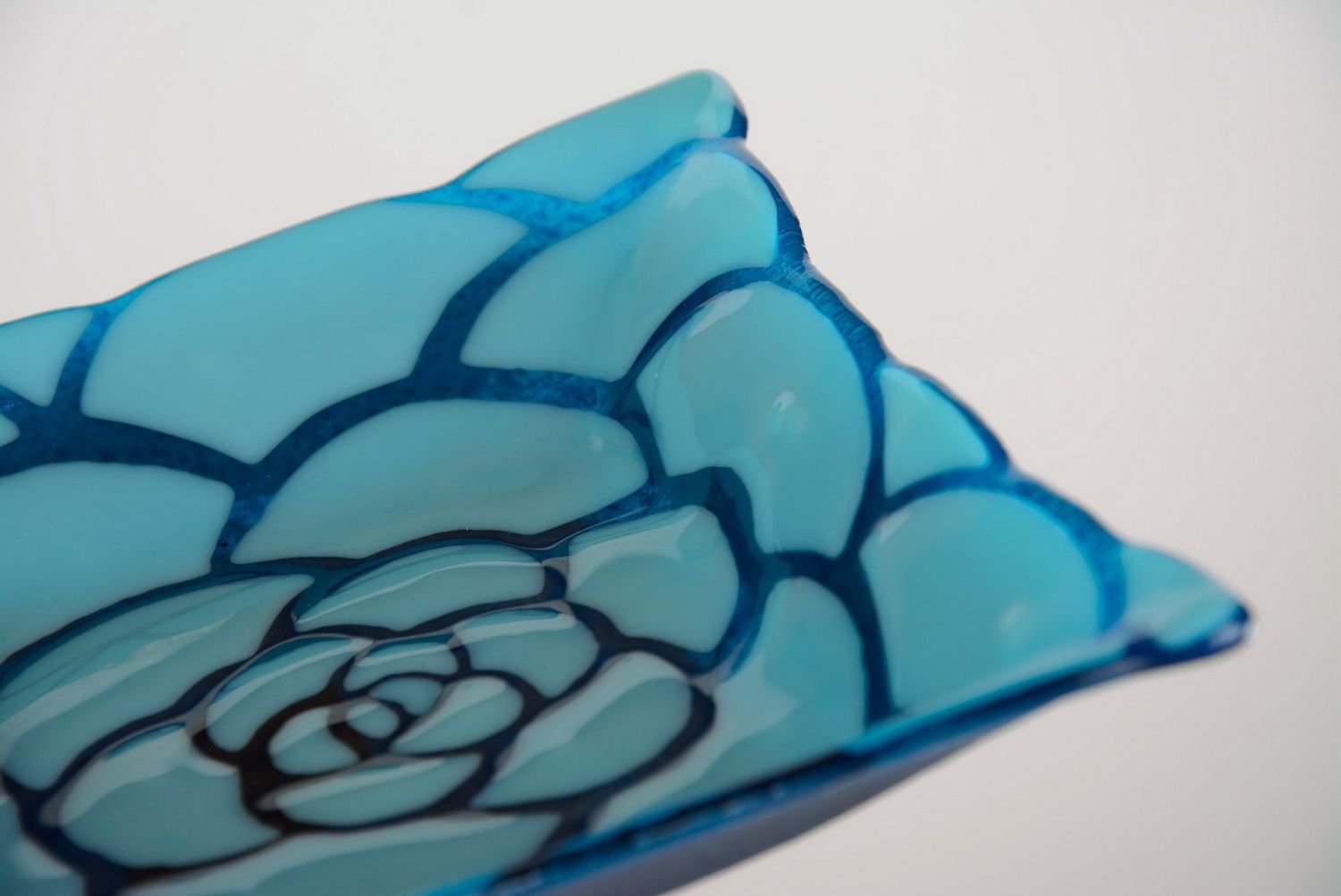 Стеклянная тарелка в технике фьюзинг Голубая роза фото 5