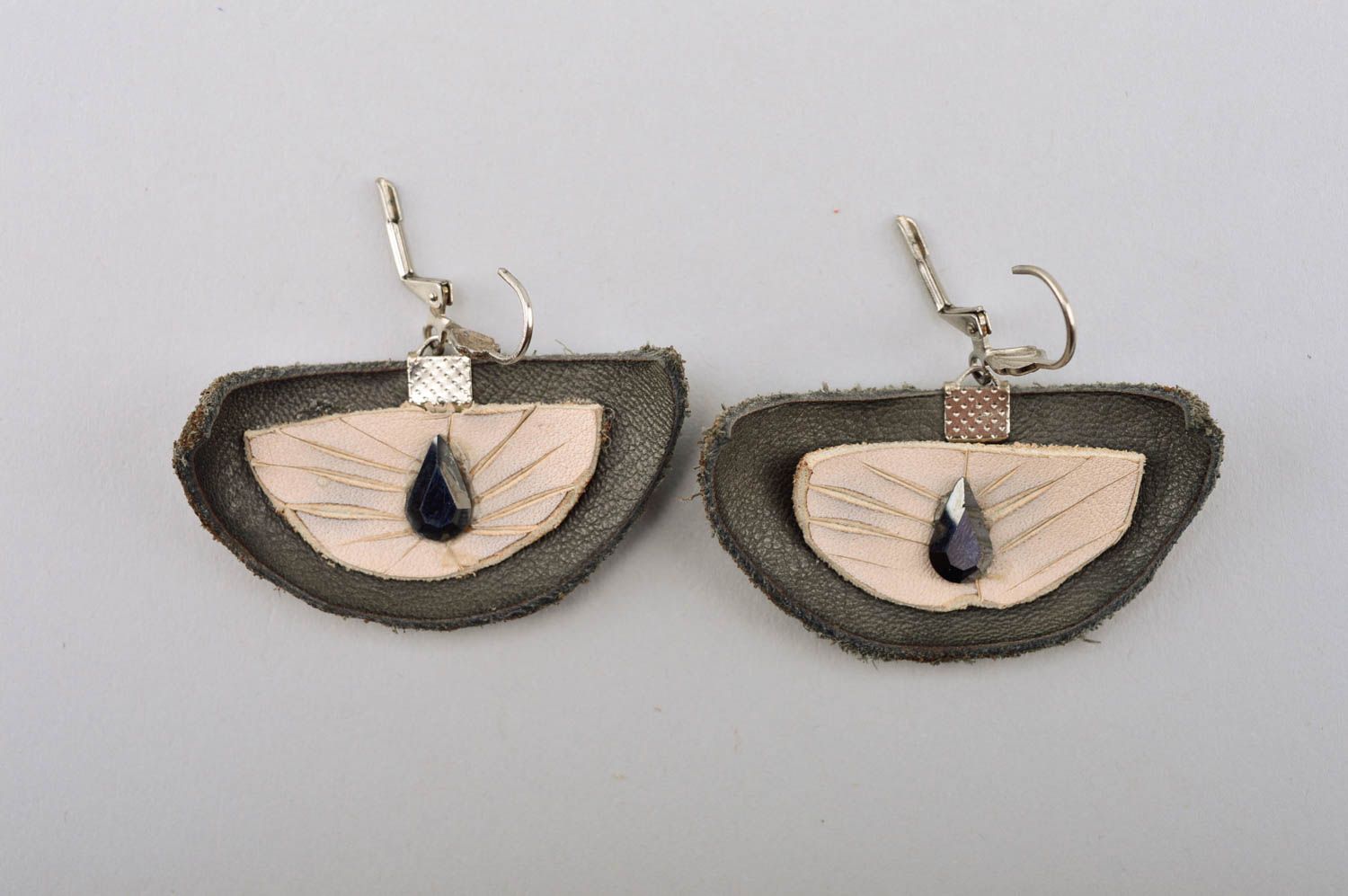 Handmade Ohrringe handgemachter Schmuck schöne Ohrringe aus Leder für Frauen foto 4