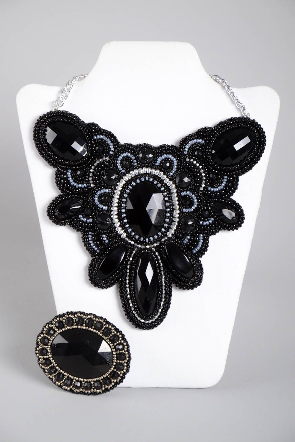Handmade beautiful brooch black designer necklace stylish cute accessories photo 2