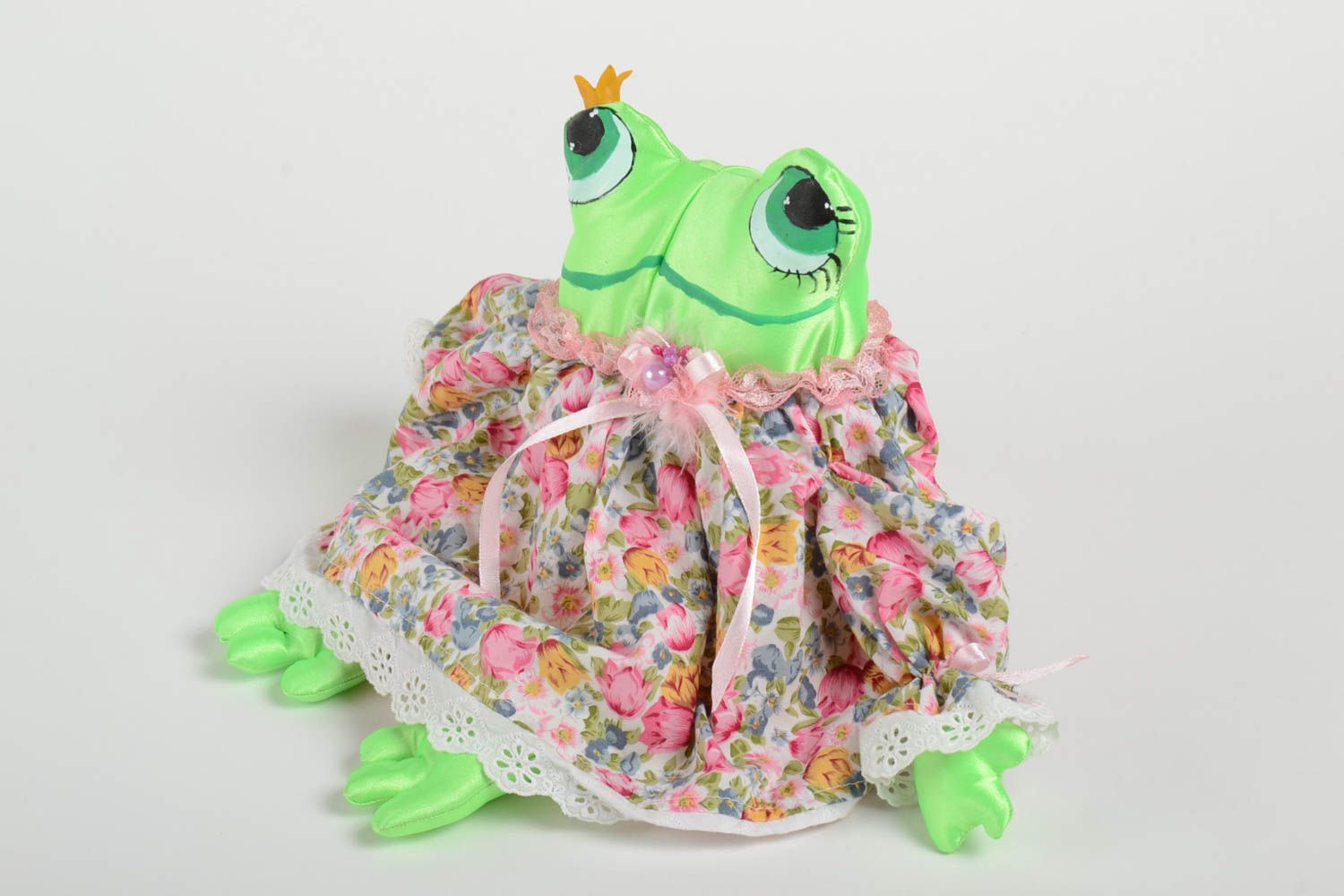 Игрушка лягушка мягкая в платье разноцветная небольшая оригинальная хэнд мейд фото 5