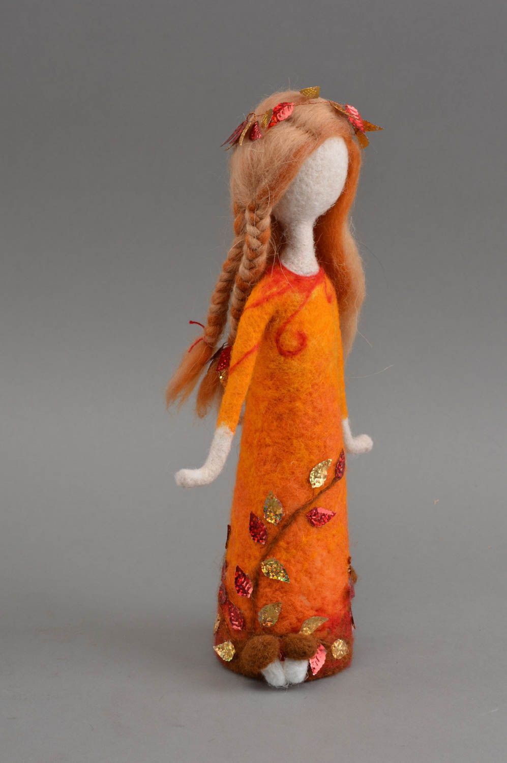 Кукла в технике валяния из шерсти ручной работы интерьерная Властелица осени фото 2