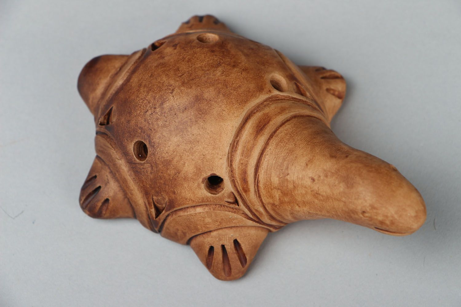 Estatueta de cerâmica-apito Tartaruga  foto 2