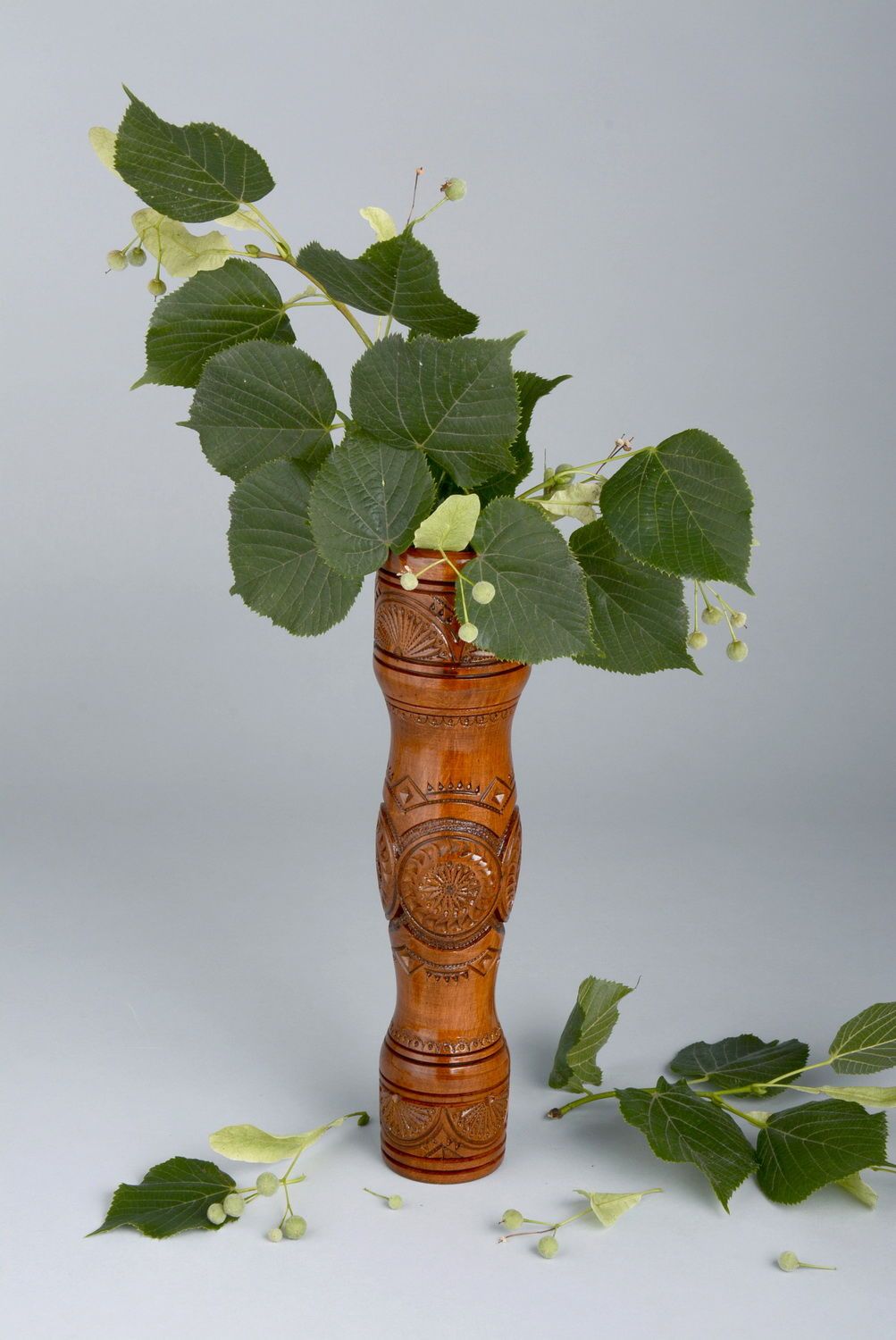 12 inches wooden handmade brown color with hand carvings decorative vase 0,8 lb photo 1