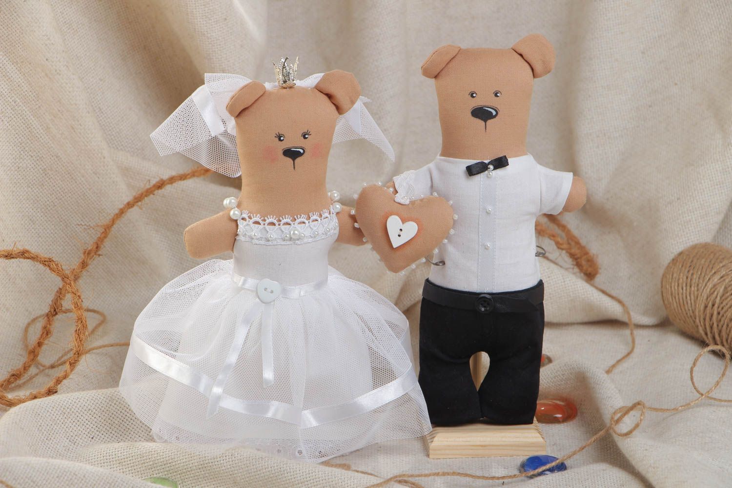A set of 2 handcrafted teddy bears in the form of a newly married couple made of cotton photo 1