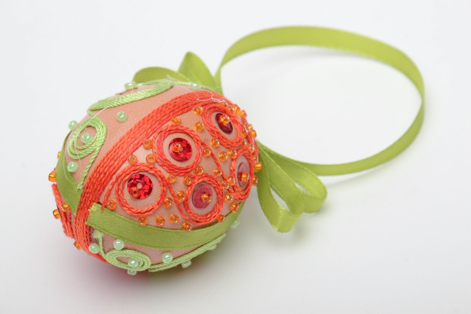 Interior hanging egg with beads and paillettes photo 4
