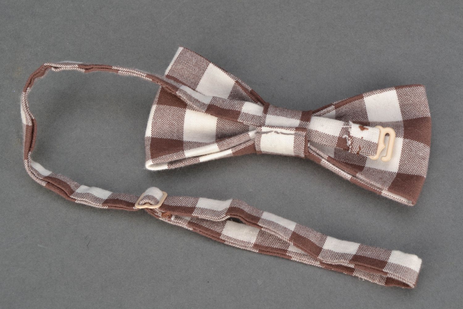 Brown checkered bow tie made of cotton photo 4