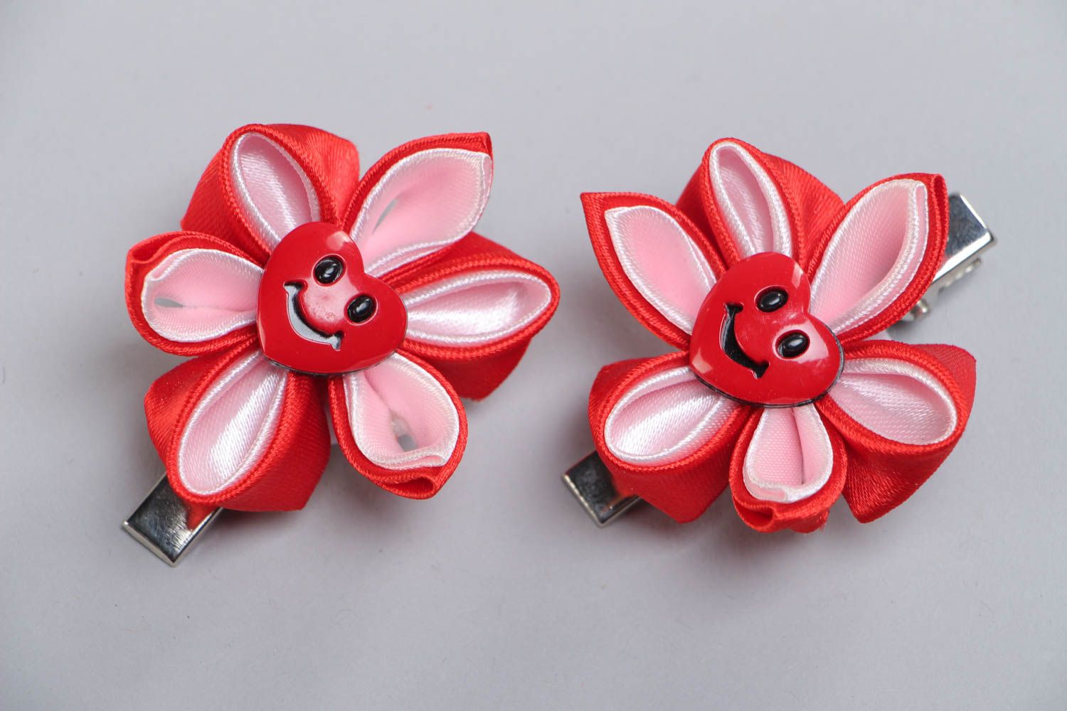 Set of 2 handmade decorative hair clips with red and pink kanzashi flowers  photo 2