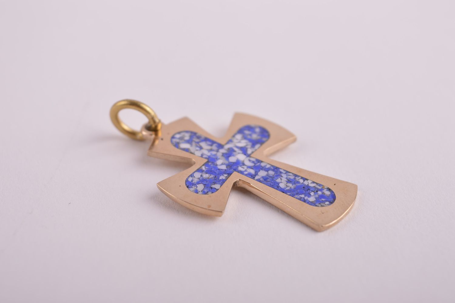 Крестик с камнями ручной работы подвеска на шею украшение из латуни синее фото 4