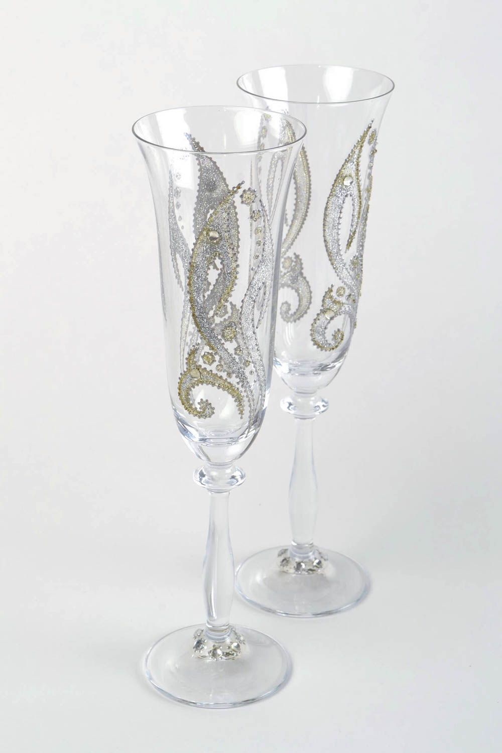 Handmade designer decorative wedding champagne glasses with acrylic painting photo 3