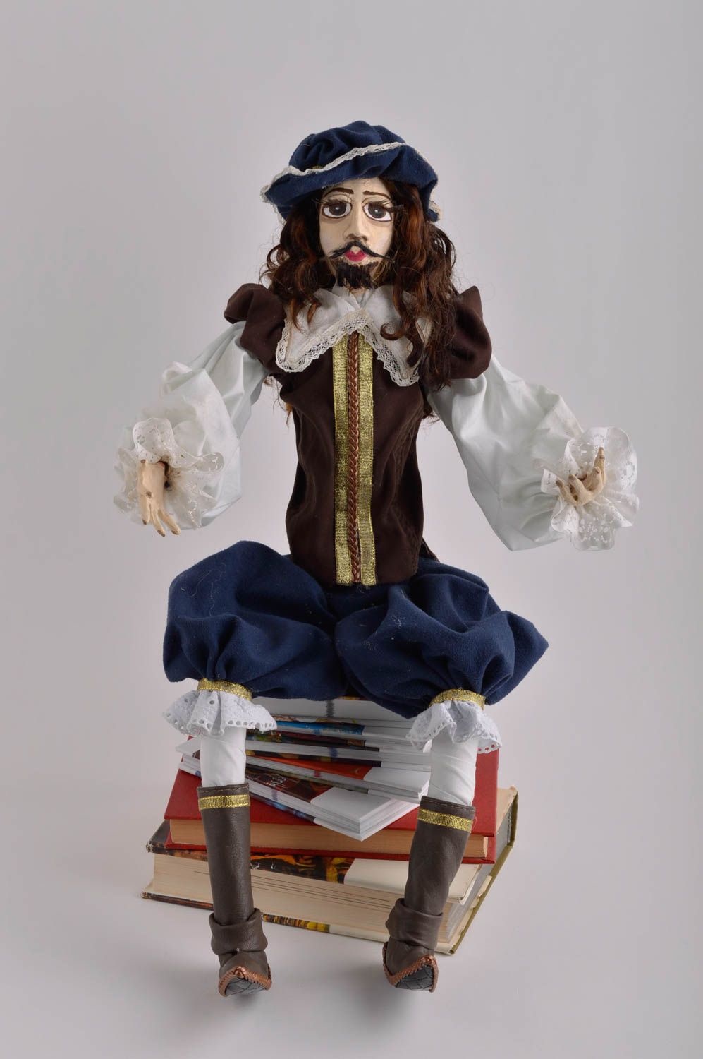 Авторская кукла ручной работы коллекционная кукла поэт красивая кукла из глины фото 2