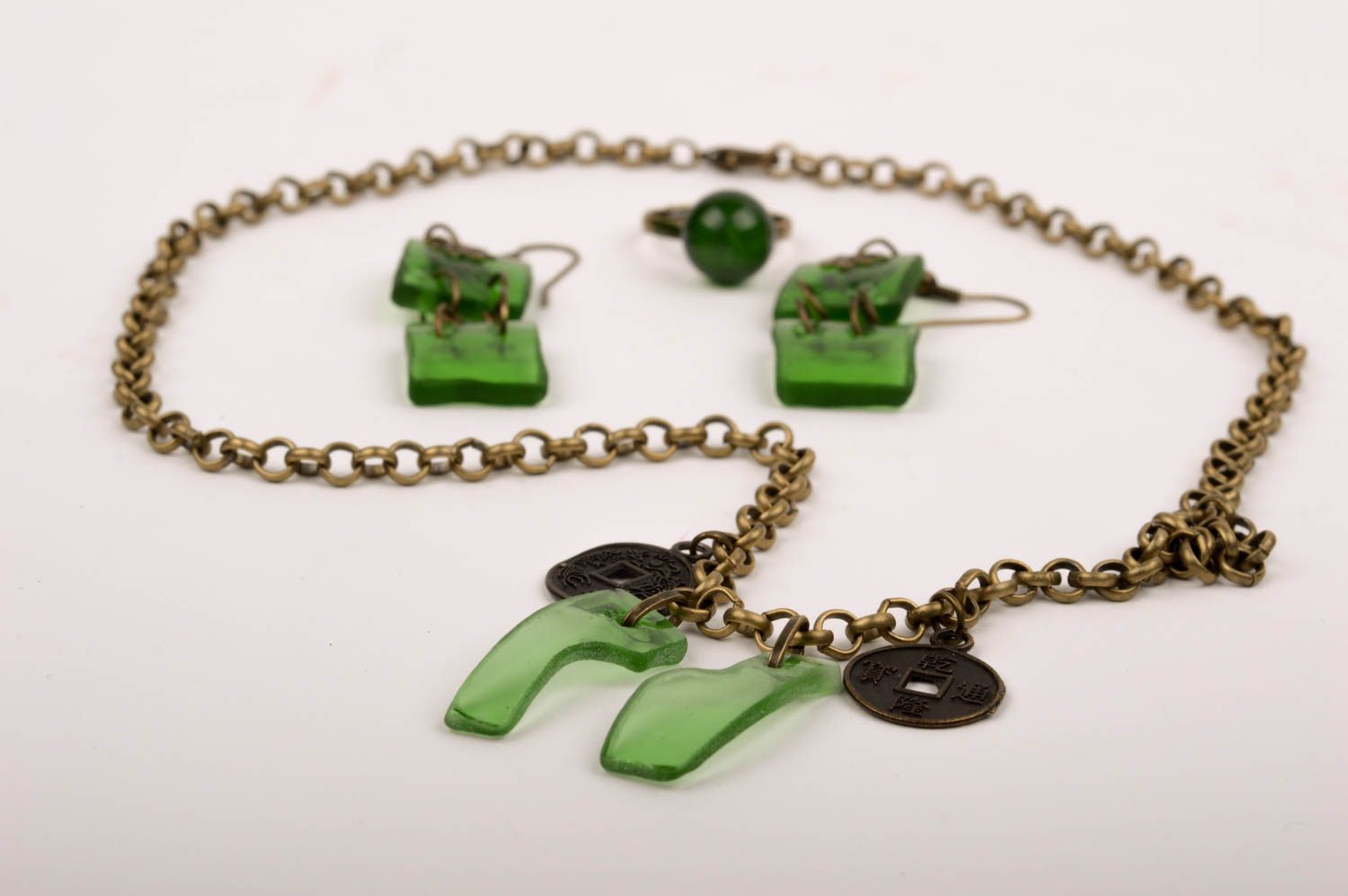 Boucles d'oreilles Collier fait main Bague fantaisie en verre vert cadeau photo 1