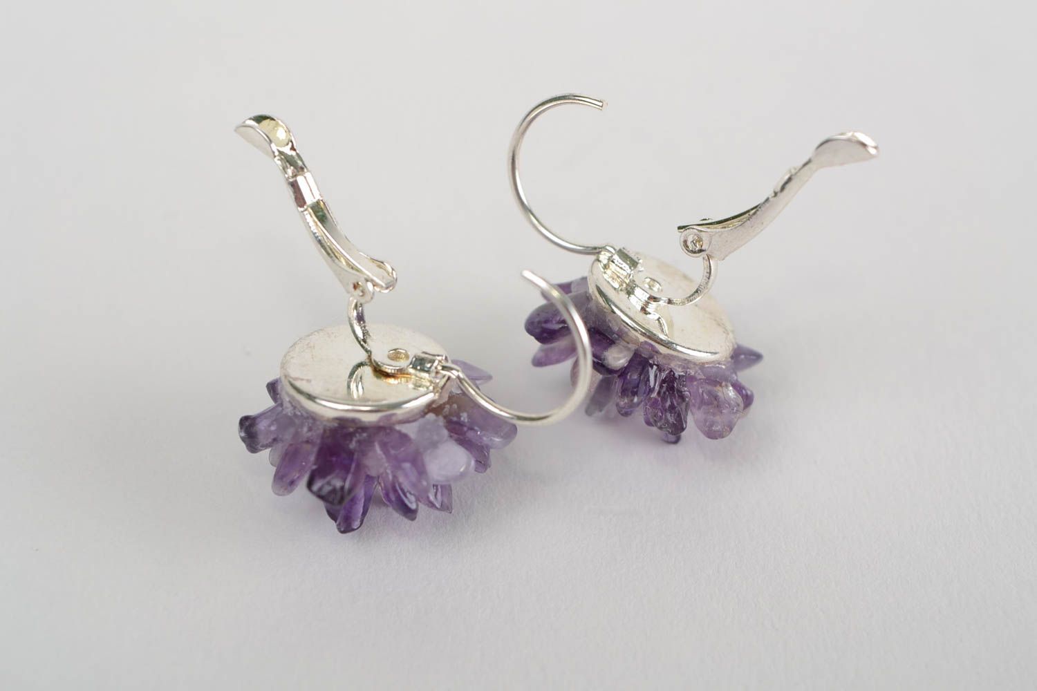 Lilac beautiful handmade earrings with amethyst stones in the shape of flowers photo 5