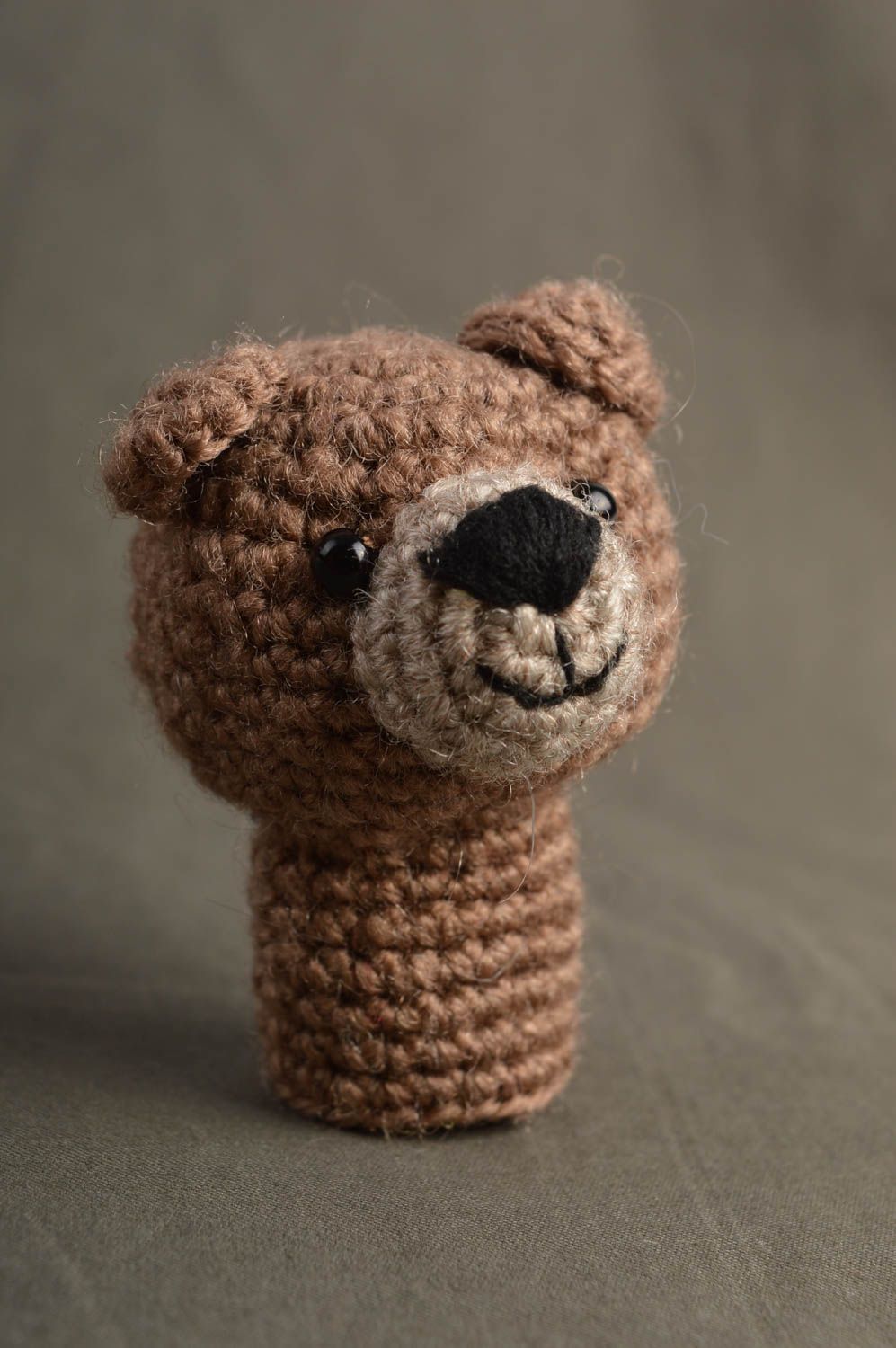 Мягкая игрушка подарок ребенку хенд мейд пальчиковая игрушка крючком медведь фото 2