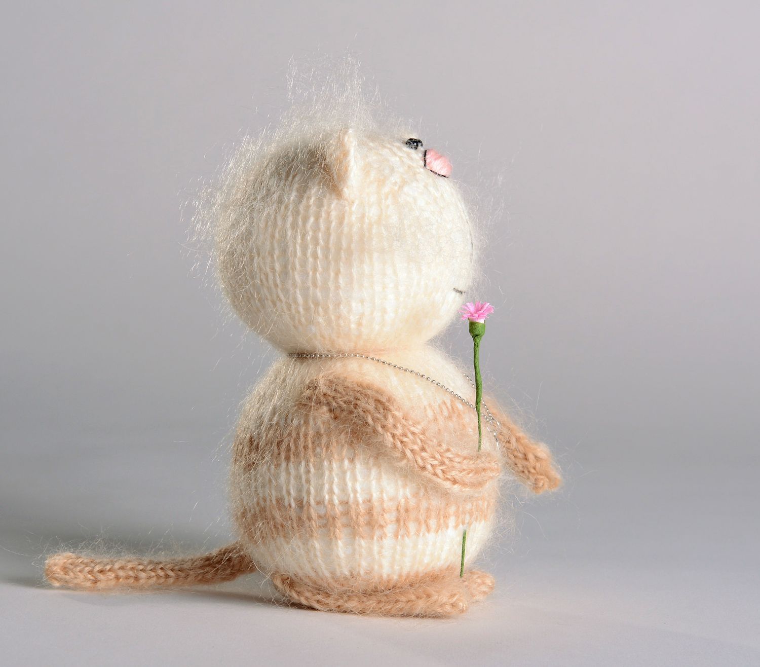 Knitted toy Cat in Love photo 4