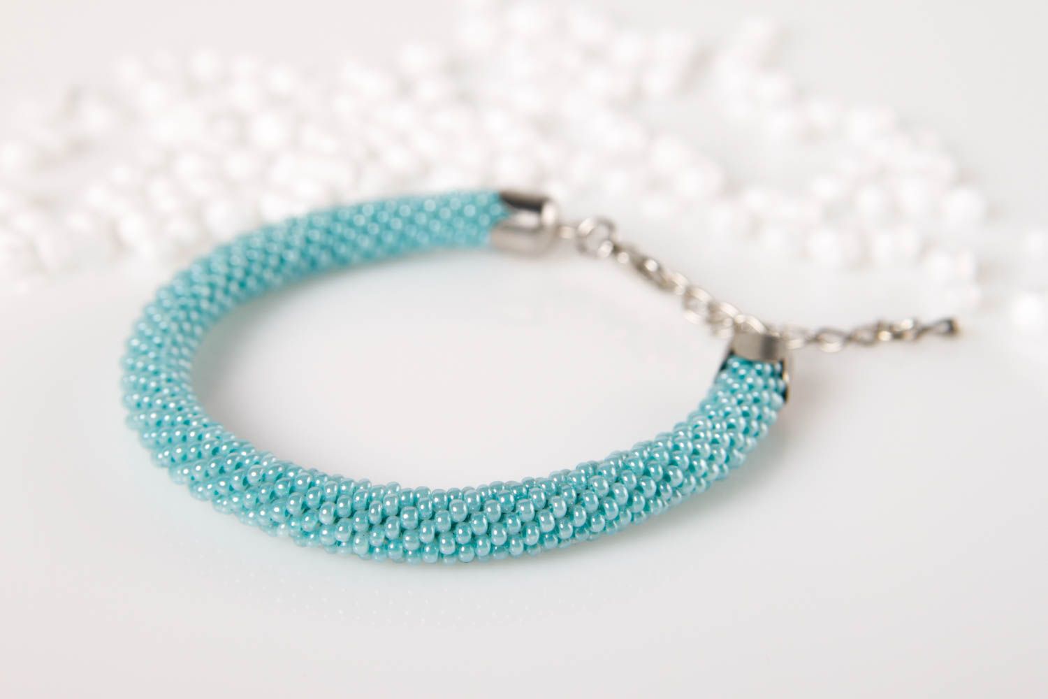 Bracelet perles rocaille Bijou fait main Accessoire femme en bleu ciel photo 1