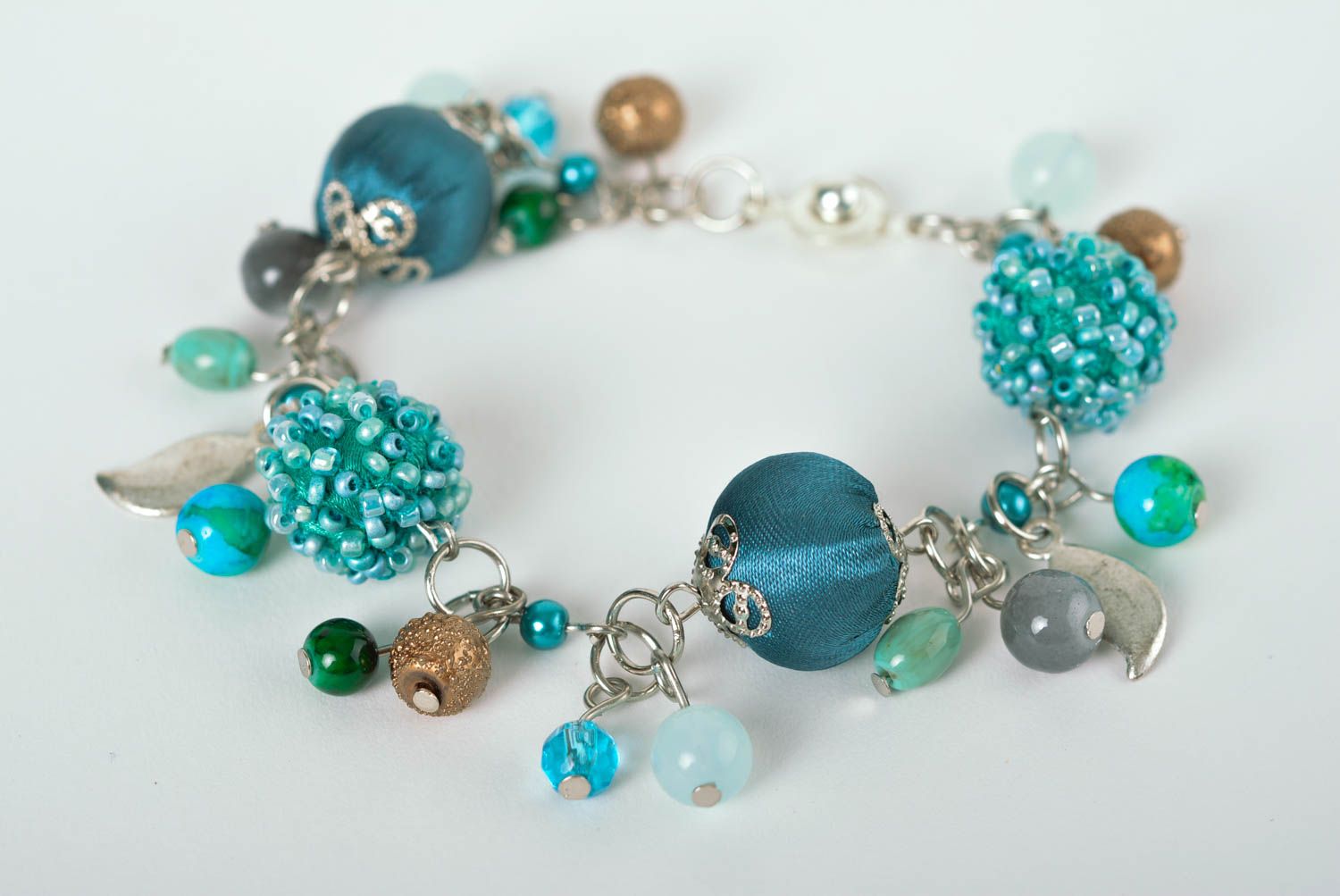 Bracelet perles rocaille Bijou fait main design Accessoire femme soie perles photo 1