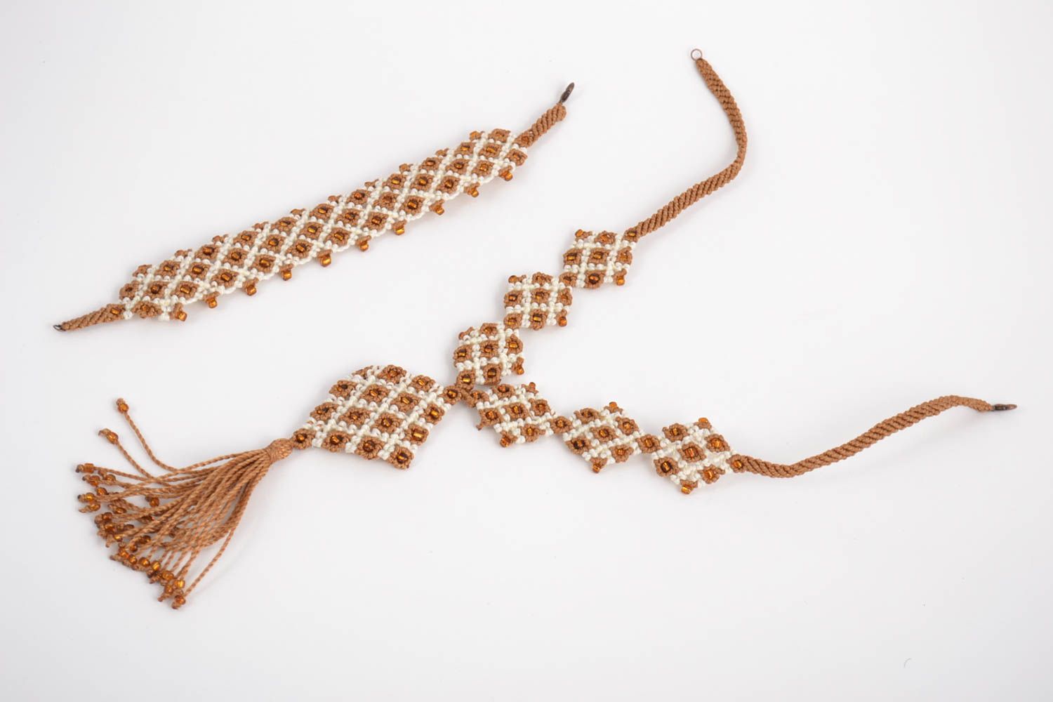 Parure collier et bracelet en macramé tressés faits main blanc brun originaux photo 2