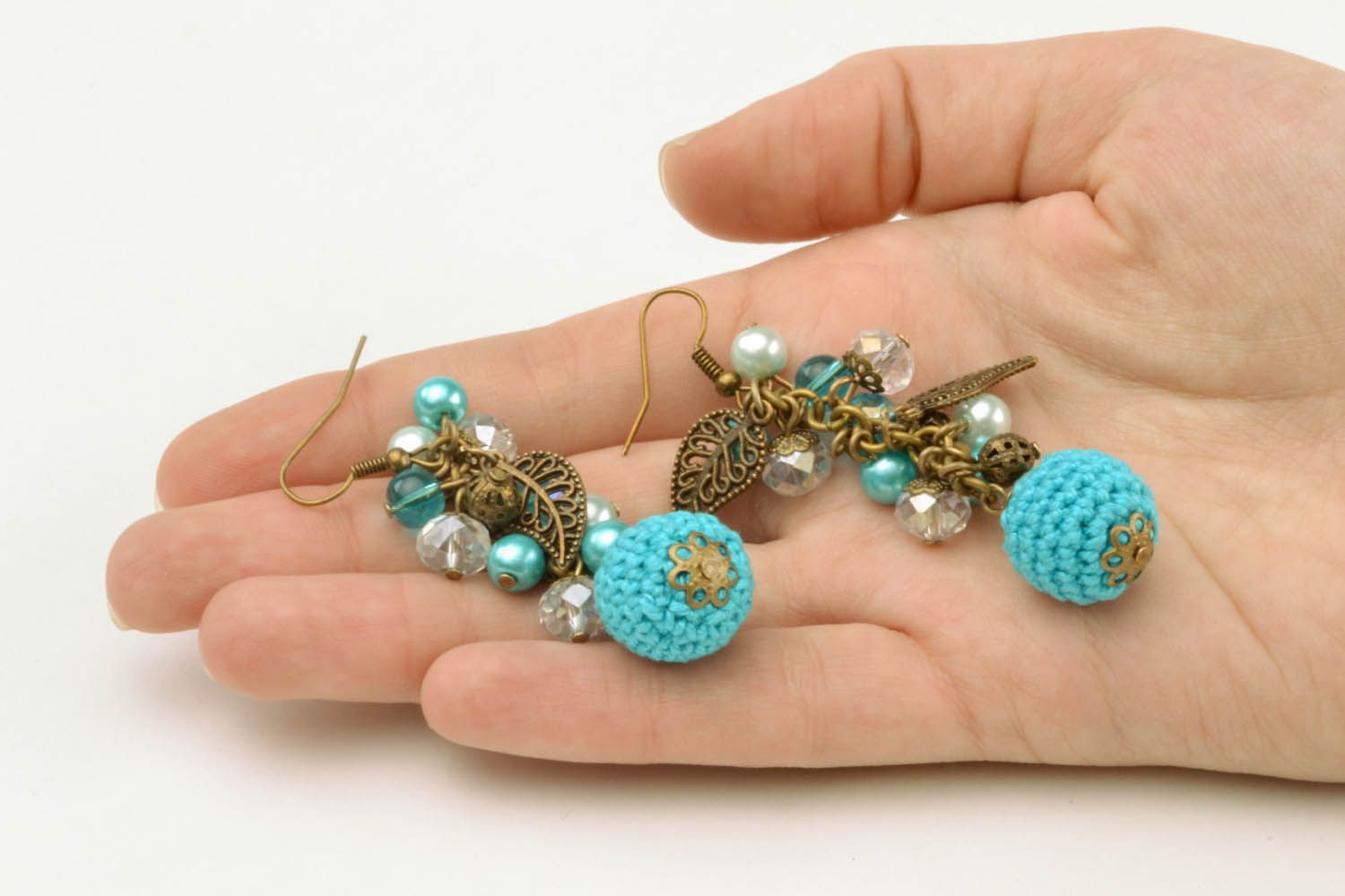Boucles d'oreilles en perles tricotées faites main  photo 2