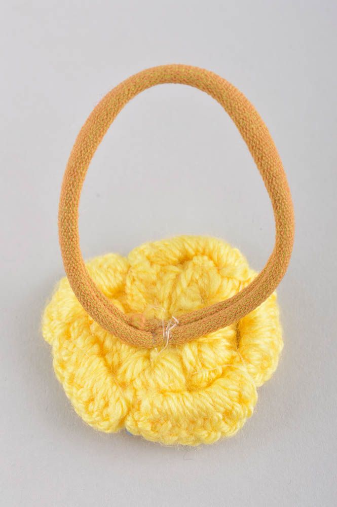 Élastique cheveux fait main Accessoire cheveux tricoté Fleur jaune Cadeau femme photo 4
