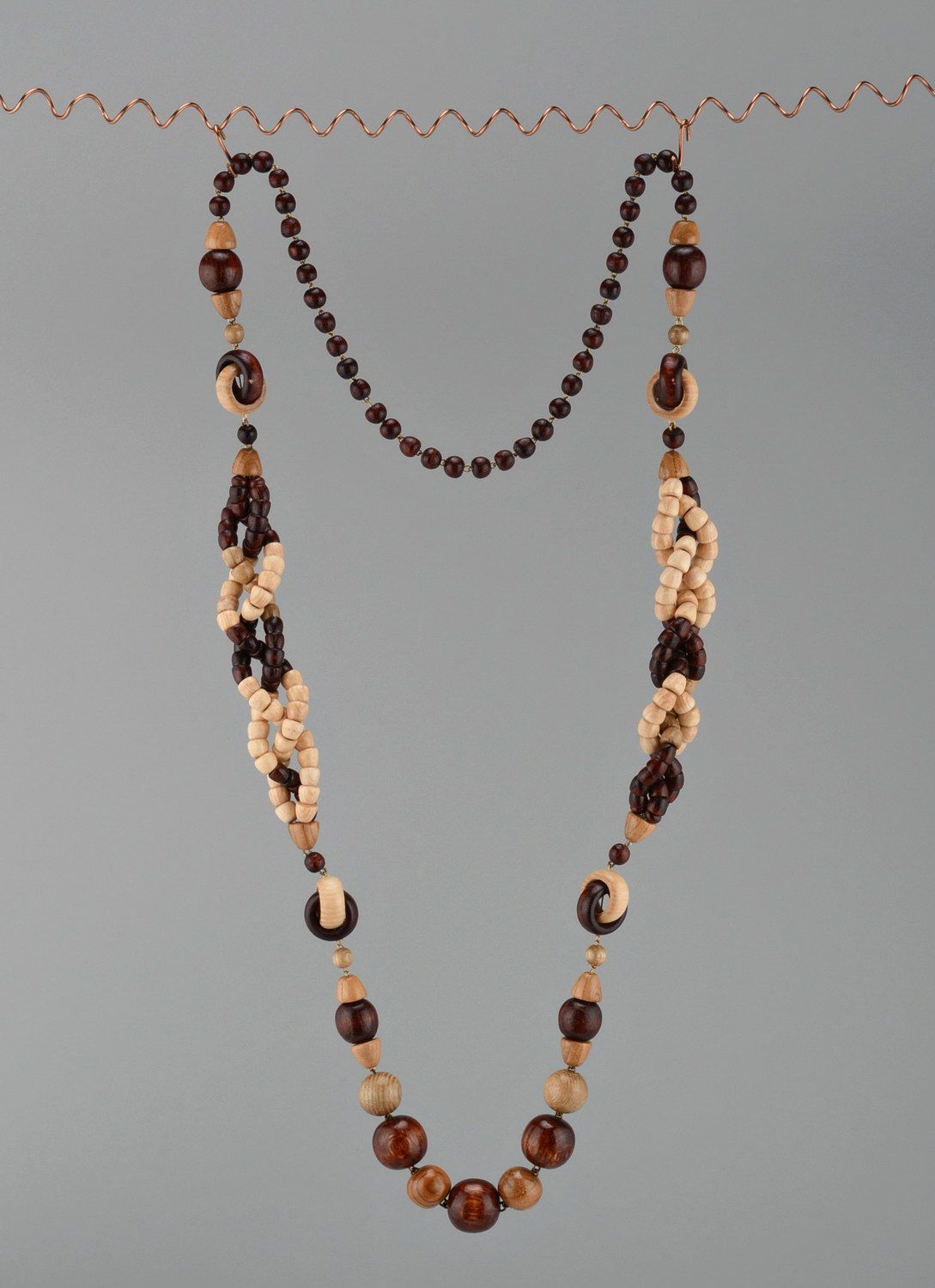 Wooden bead necklace without clasps photo 2