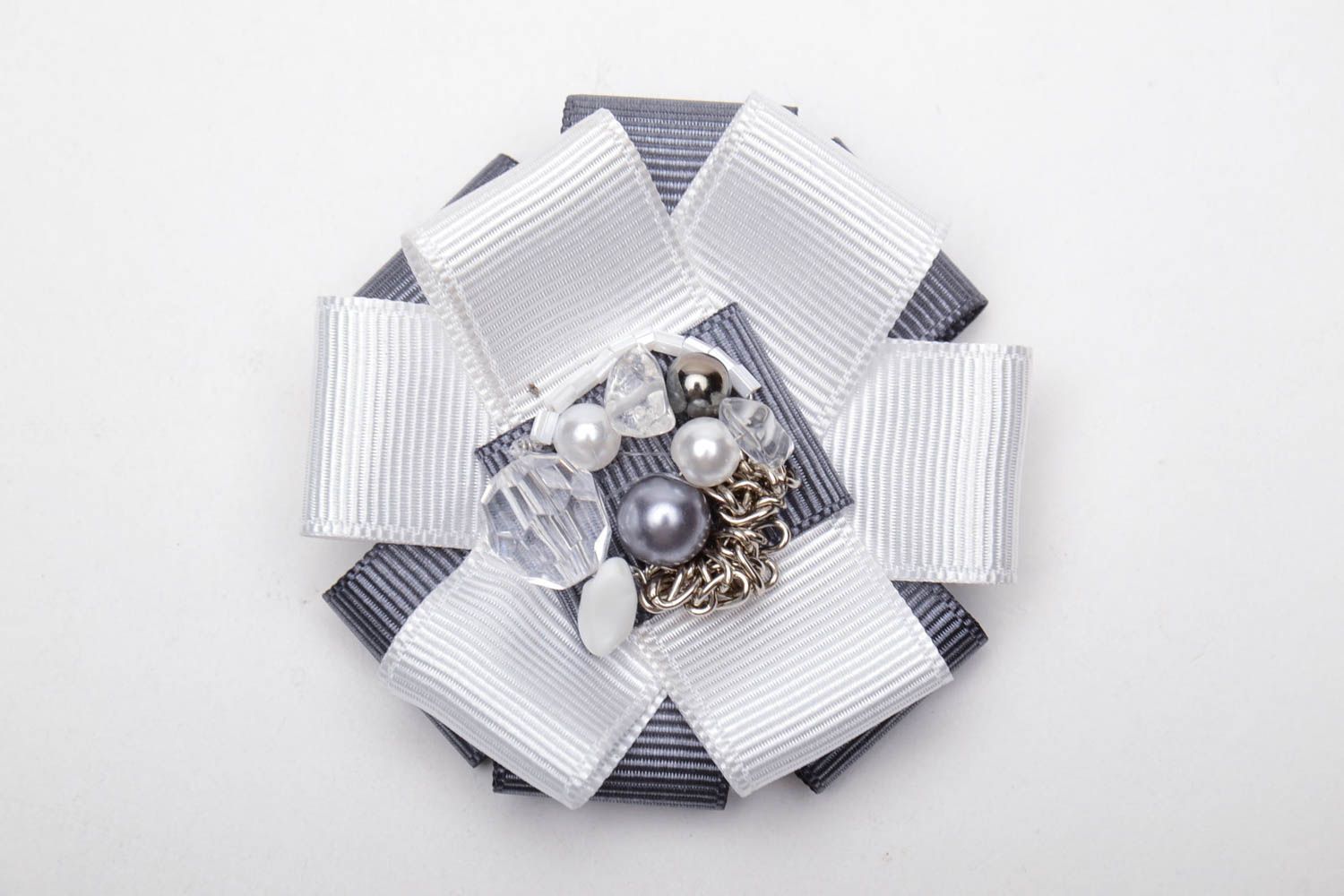 Textile brooch in the shape of ribbon bow photo 2