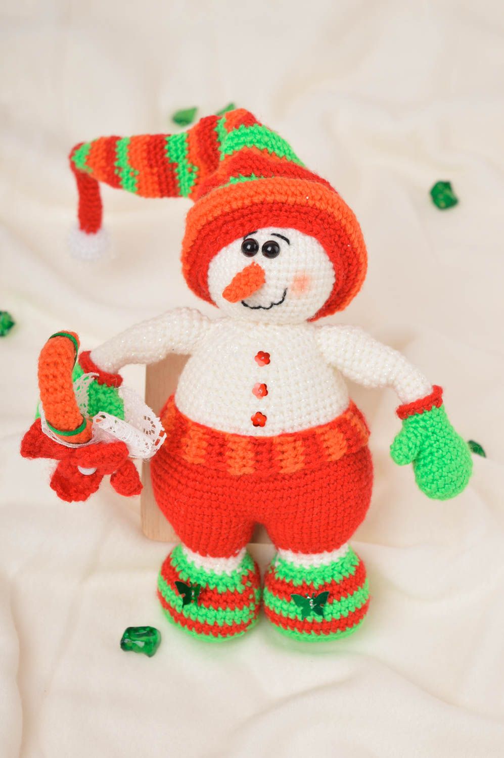 Peluche bonhomme de neige Jouet fait main tricoté en acrylique Cadeau enfant photo 1