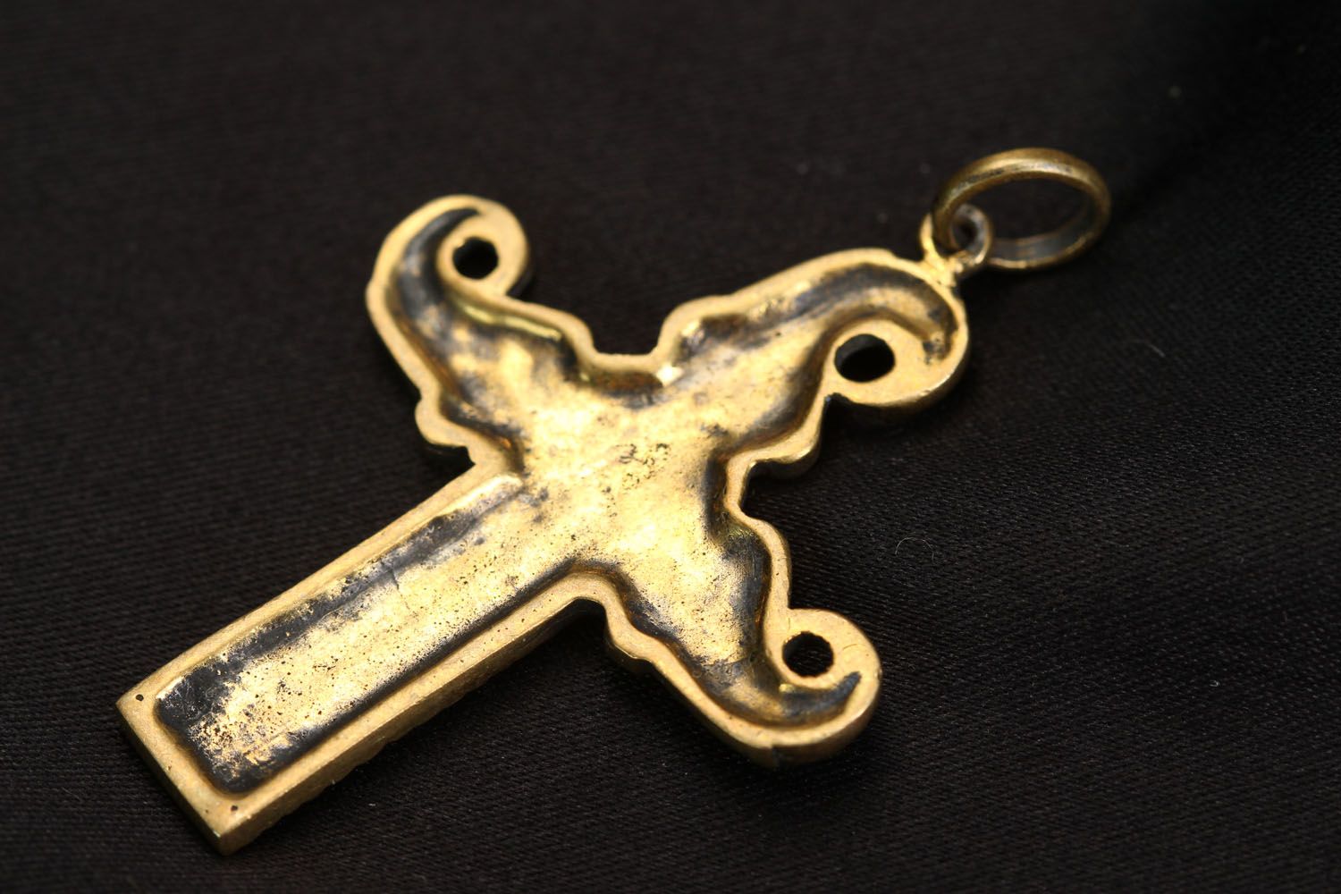 Pendentif croix scythique en bronze fait main photo 3