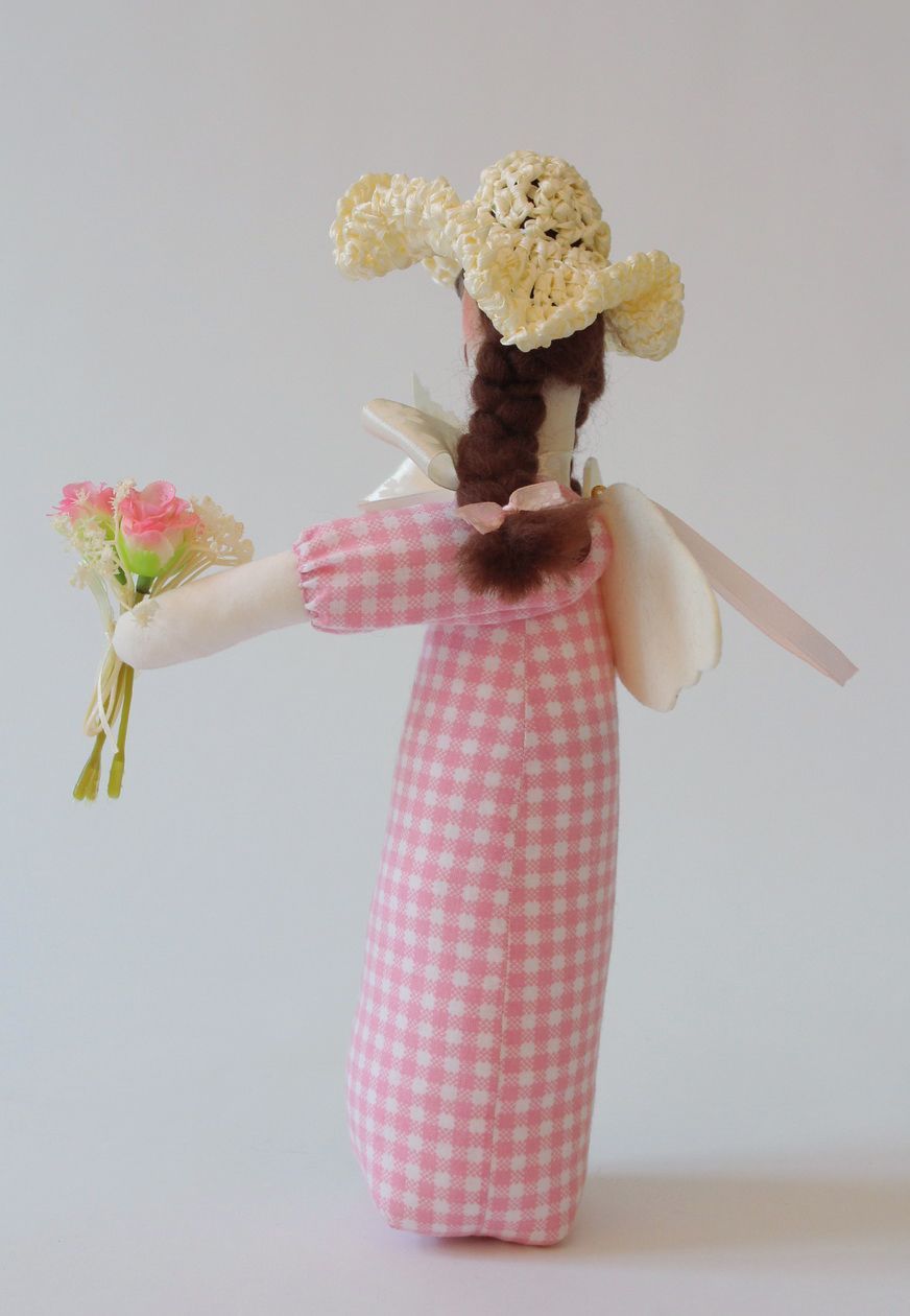 Toy Angel with Flowers photo 1