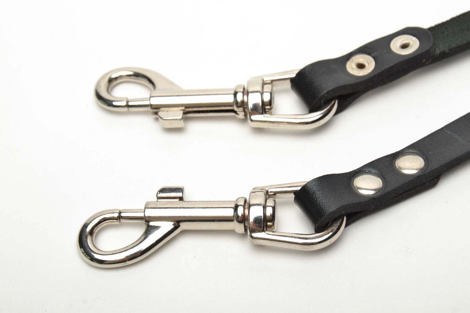 Two dogs leather lead photo 3