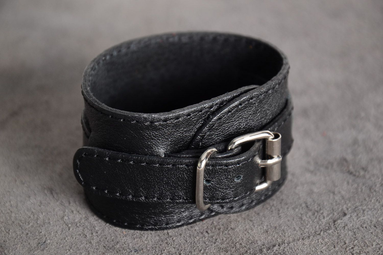 Broad massive handmade genuine leather wrist bracelet of black color unisex photo 1
