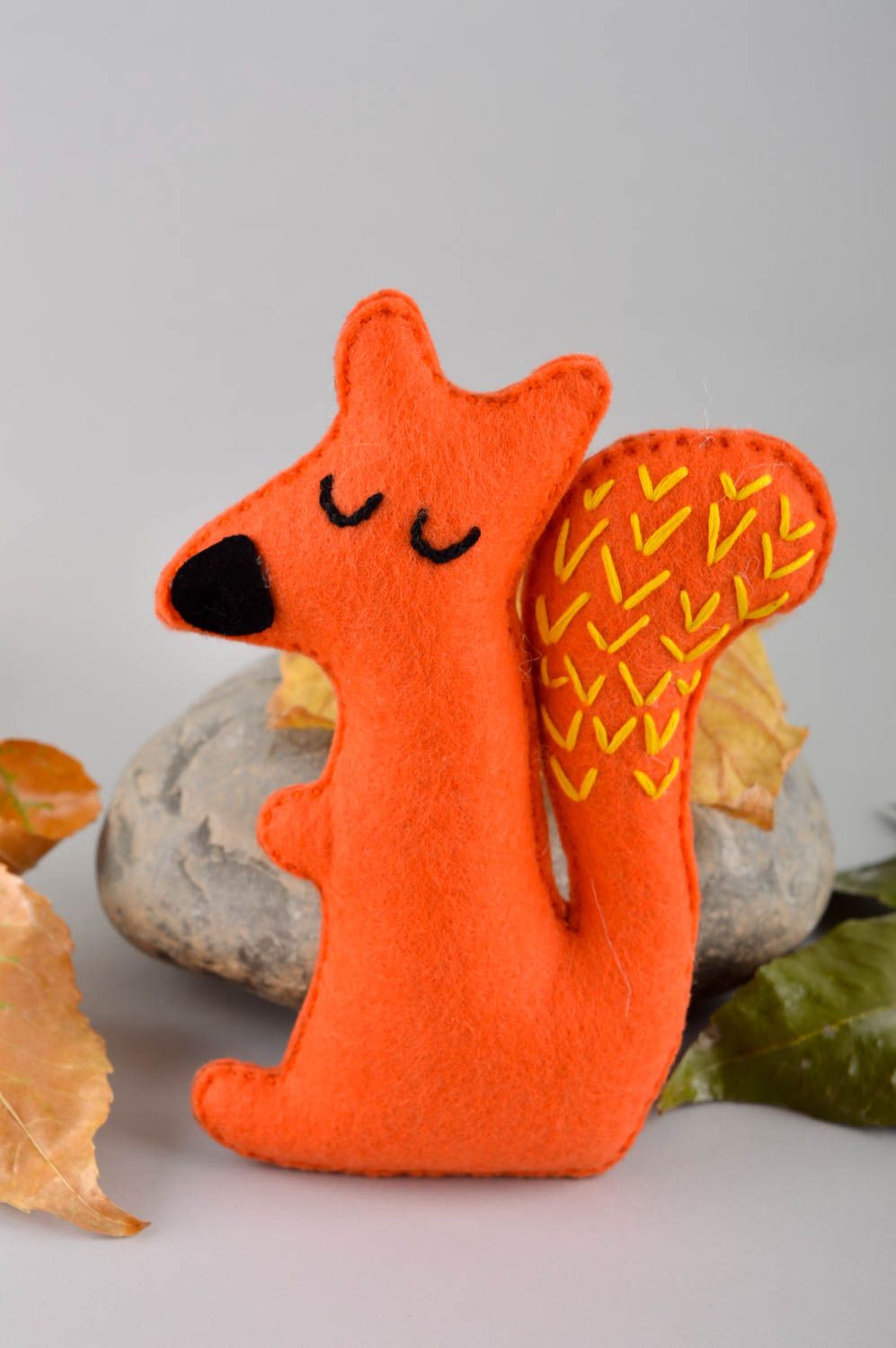 Handmade Spielzeug für Kleinkinder Geschenk Idee Kuscheltier Fuchs aus Filzwolle foto 1