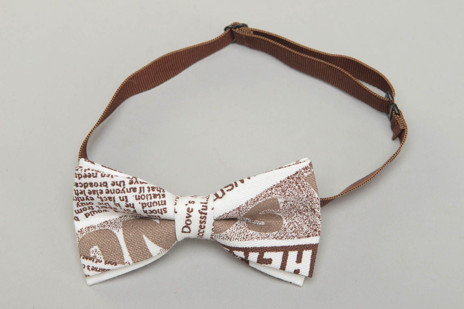 Bow tie with unusual print photo 1