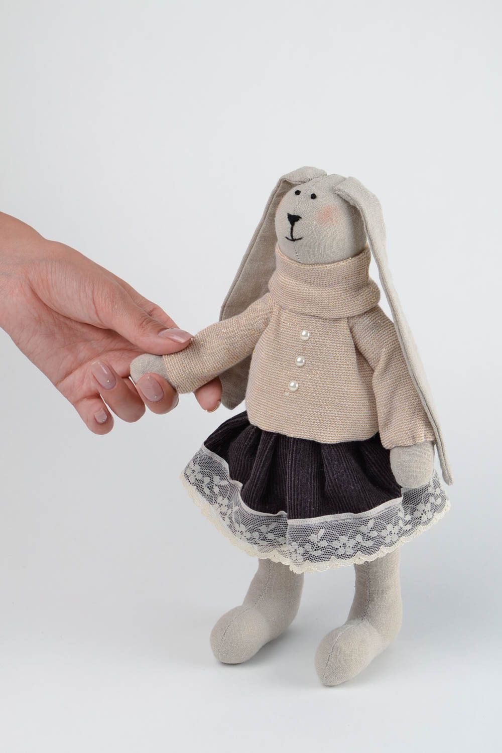 Peluche Lapin en tissu faite main en pull et jupe décorative Cadeau pour enfant photo 2