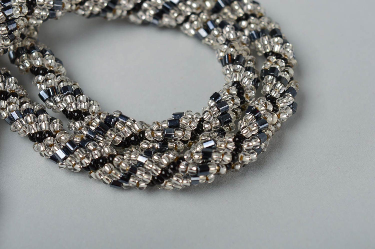 Beaded necklace handmade elegatn jewelry for women exclusive accessories photo 4
