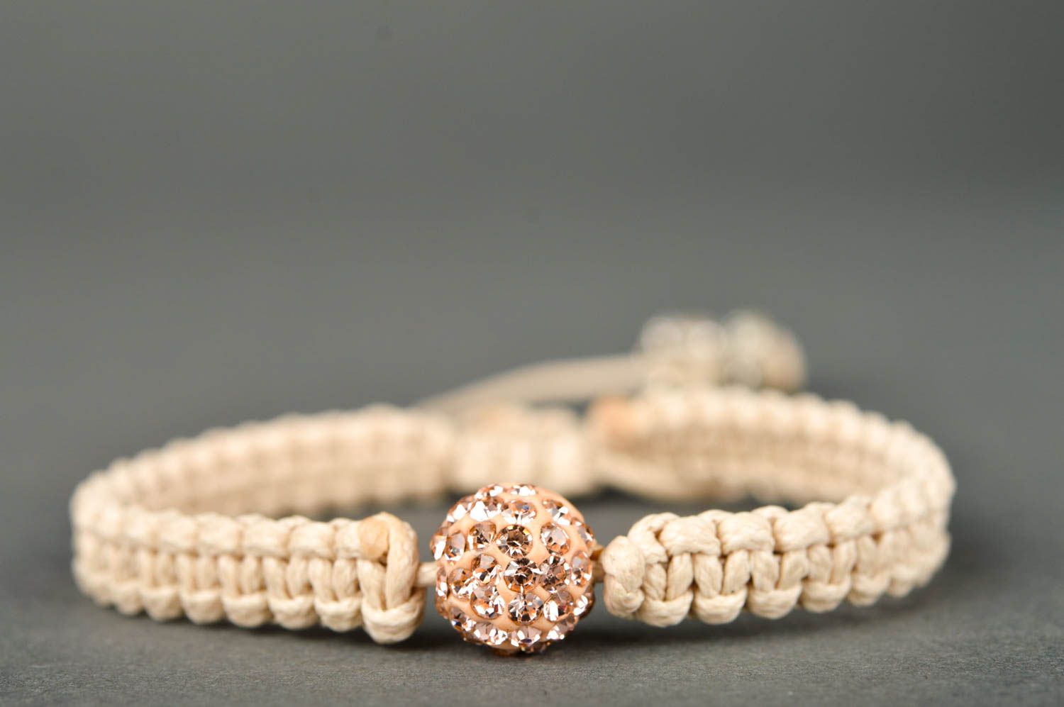 Bracelet tressé beige Bijou fait main avec perle fantaisie Cadeau pour femme photo 4