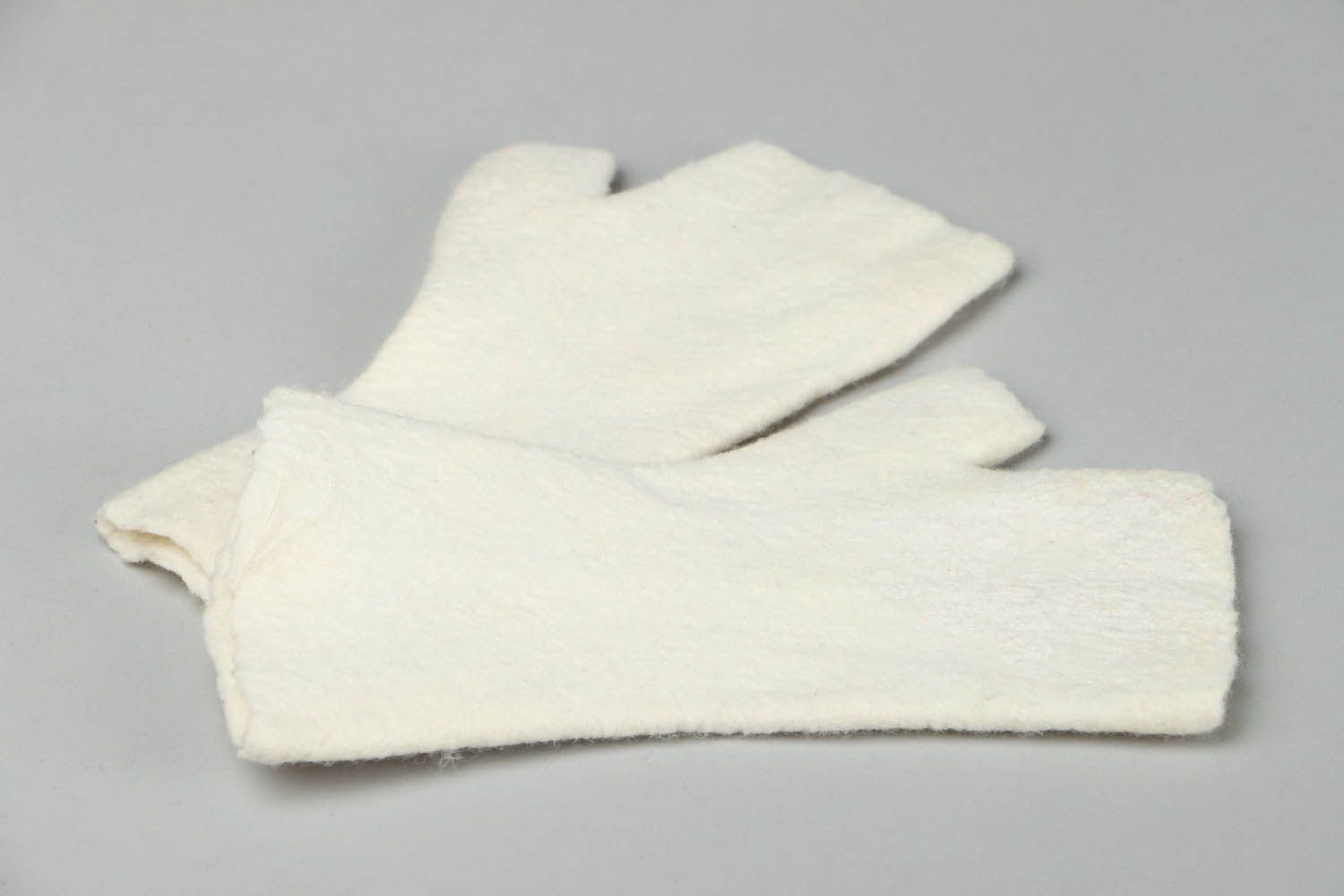 Weiße Halbhandschuhe aus Wolle foto 3