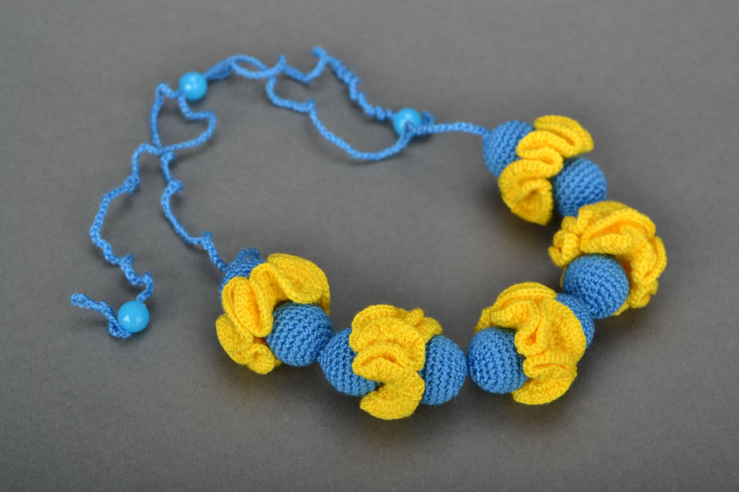 Crochet bead necklace photo 1