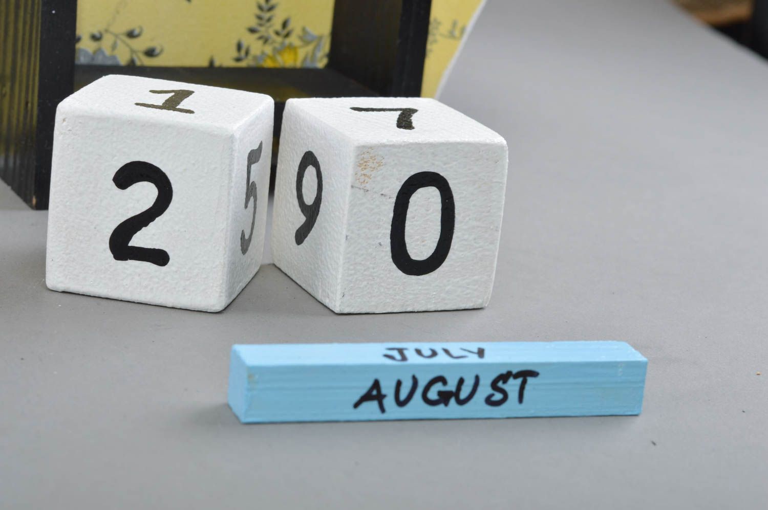Calendario de mesa hecho a mano decoración de interior regalo original Ovejita foto 3